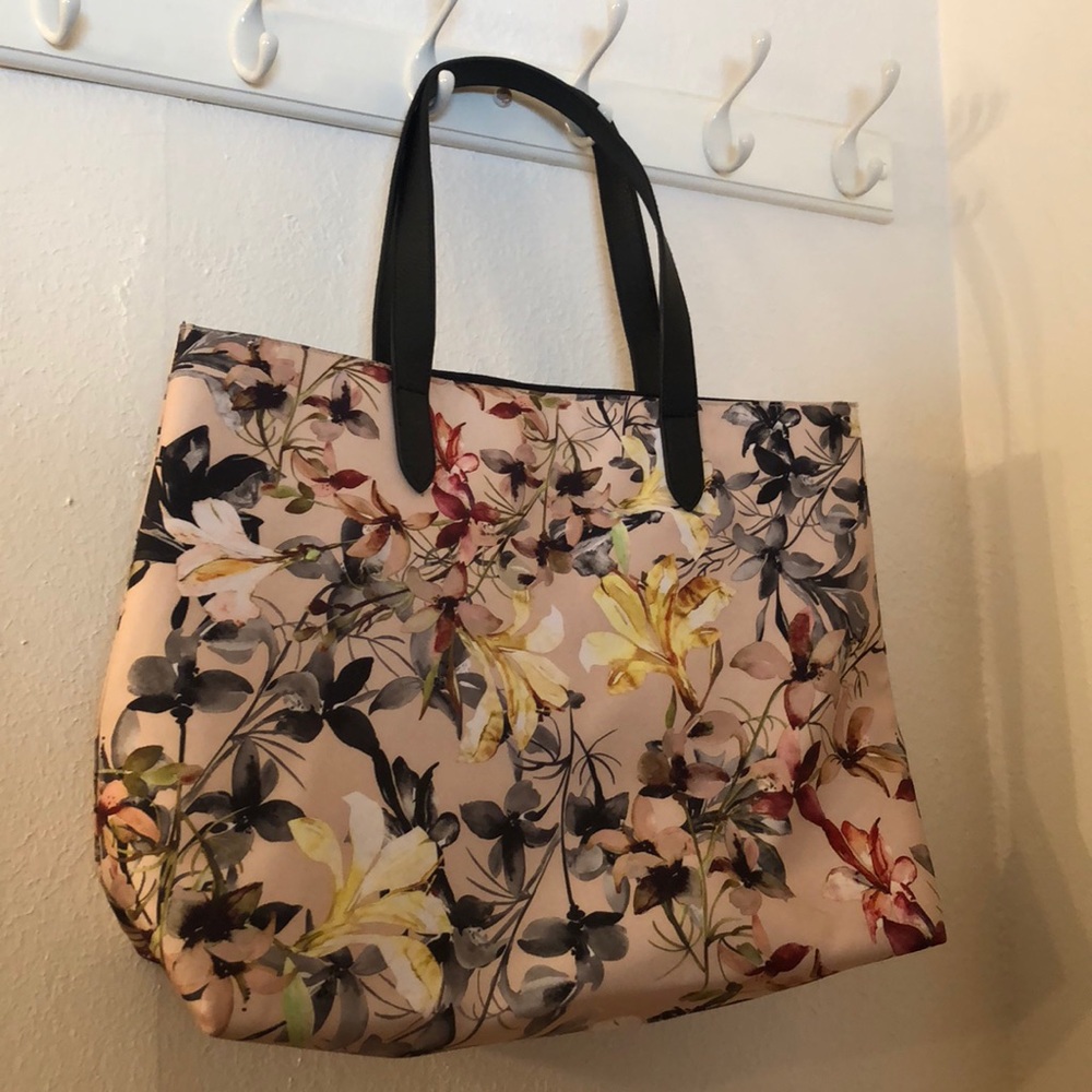 Floral tote bag
